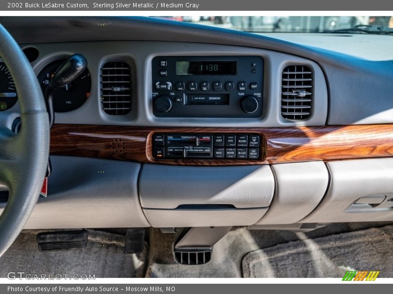 Sterling Silver Metallic / Medium Gray 2002 Buick LeSabre Custom