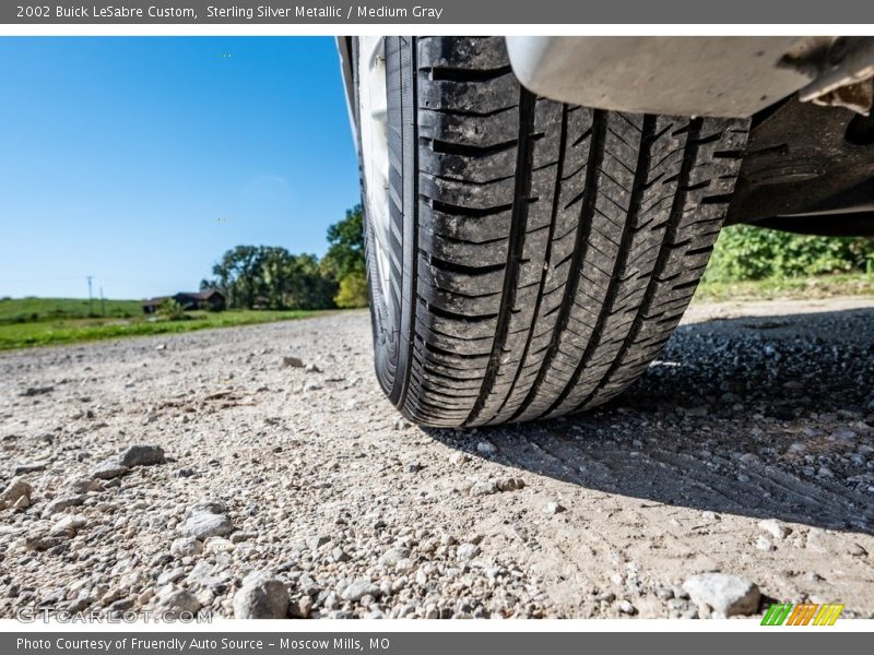 Sterling Silver Metallic / Medium Gray 2002 Buick LeSabre Custom