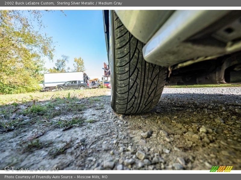 Sterling Silver Metallic / Medium Gray 2002 Buick LeSabre Custom