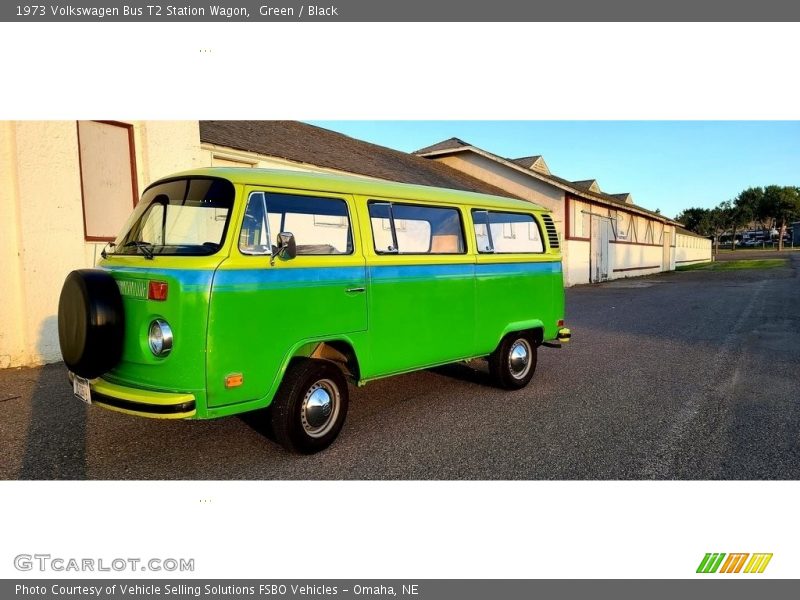  1973 Bus T2 Station Wagon Green