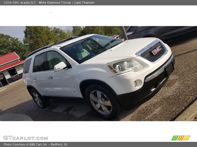 White Diamond Tricoat / Light Titanium 2009 GMC Acadia SLT