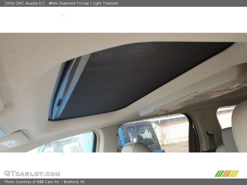 White Diamond Tricoat / Light Titanium 2009 GMC Acadia SLT