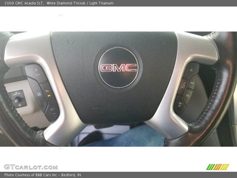 White Diamond Tricoat / Light Titanium 2009 GMC Acadia SLT
