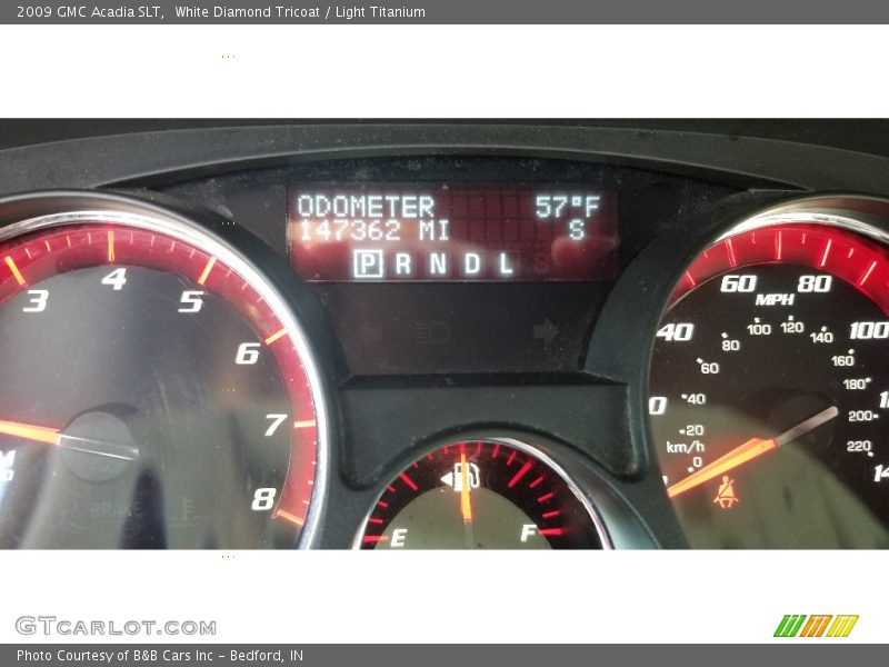 White Diamond Tricoat / Light Titanium 2009 GMC Acadia SLT