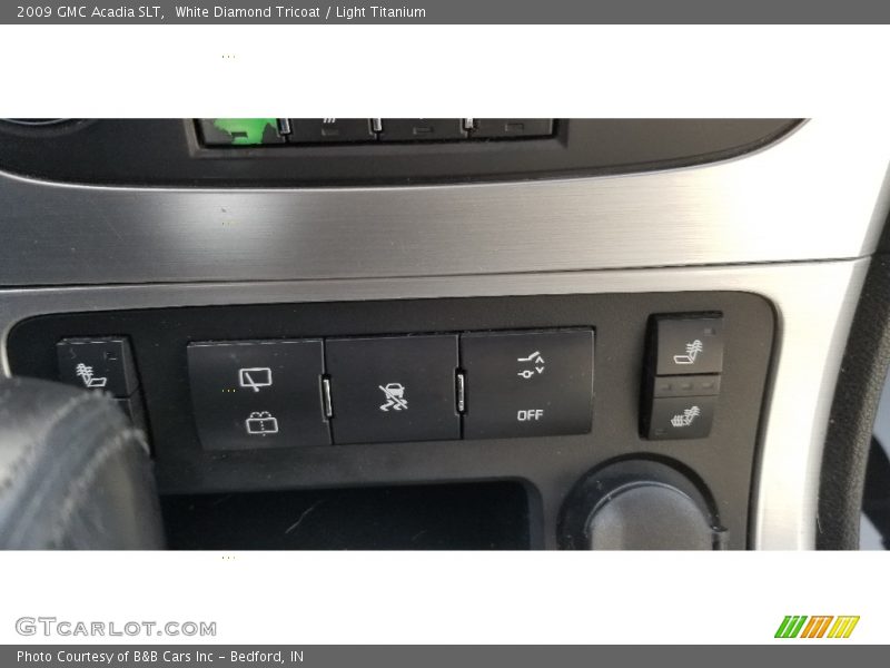 White Diamond Tricoat / Light Titanium 2009 GMC Acadia SLT