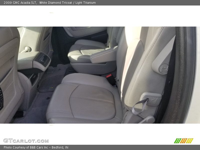 White Diamond Tricoat / Light Titanium 2009 GMC Acadia SLT