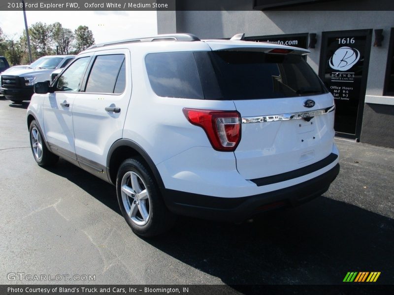 Oxford White / Medium Stone 2018 Ford Explorer FWD