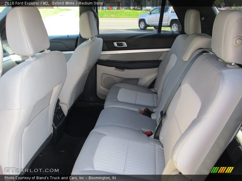 Oxford White / Medium Stone 2018 Ford Explorer FWD