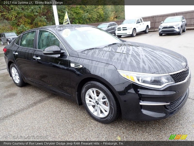 Front 3/4 View of 2017 Optima LX