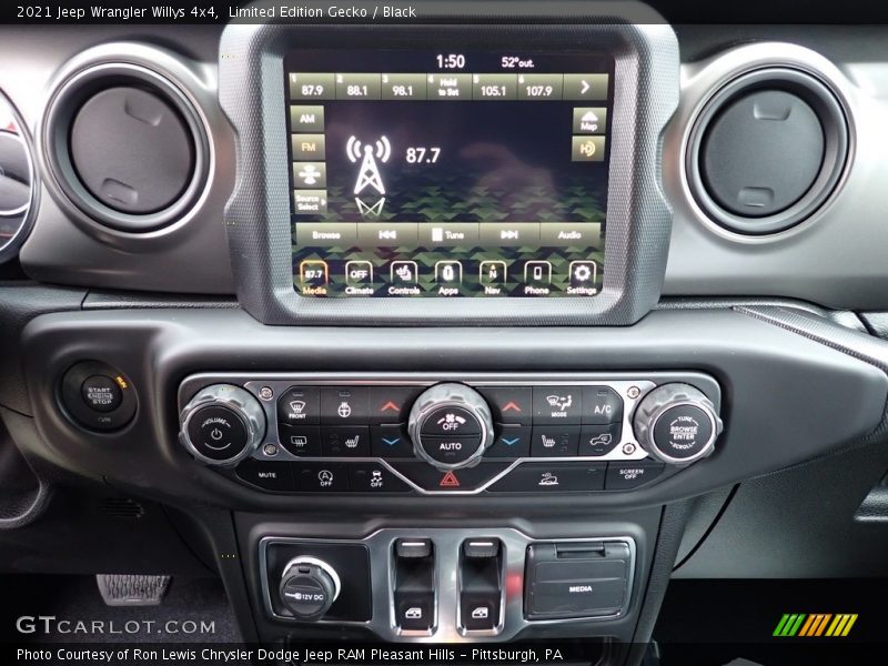 Controls of 2021 Wrangler Willys 4x4