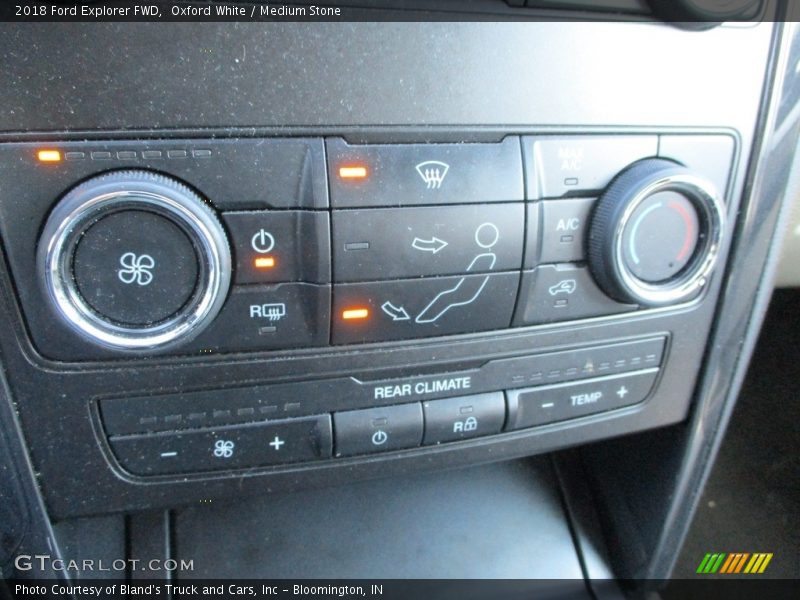 Oxford White / Medium Stone 2018 Ford Explorer FWD