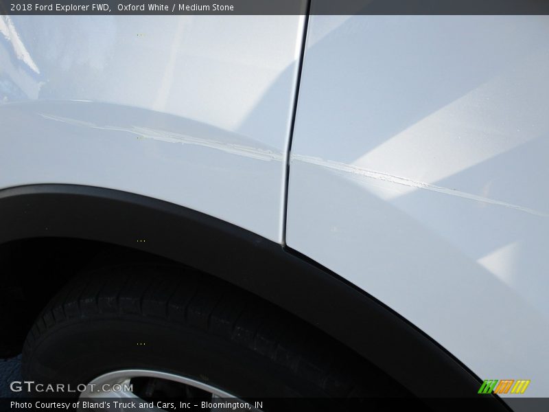 Oxford White / Medium Stone 2018 Ford Explorer FWD