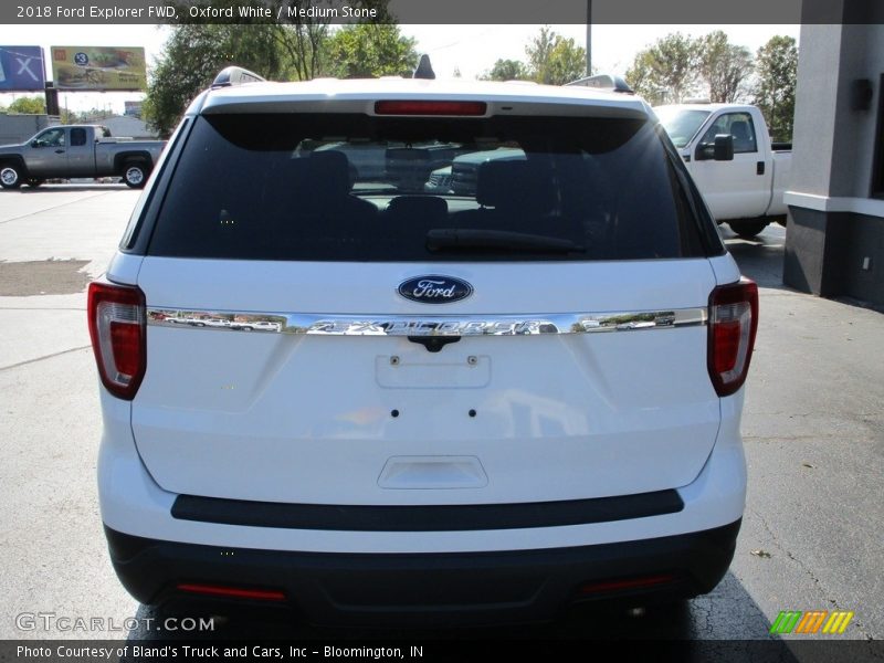 Oxford White / Medium Stone 2018 Ford Explorer FWD