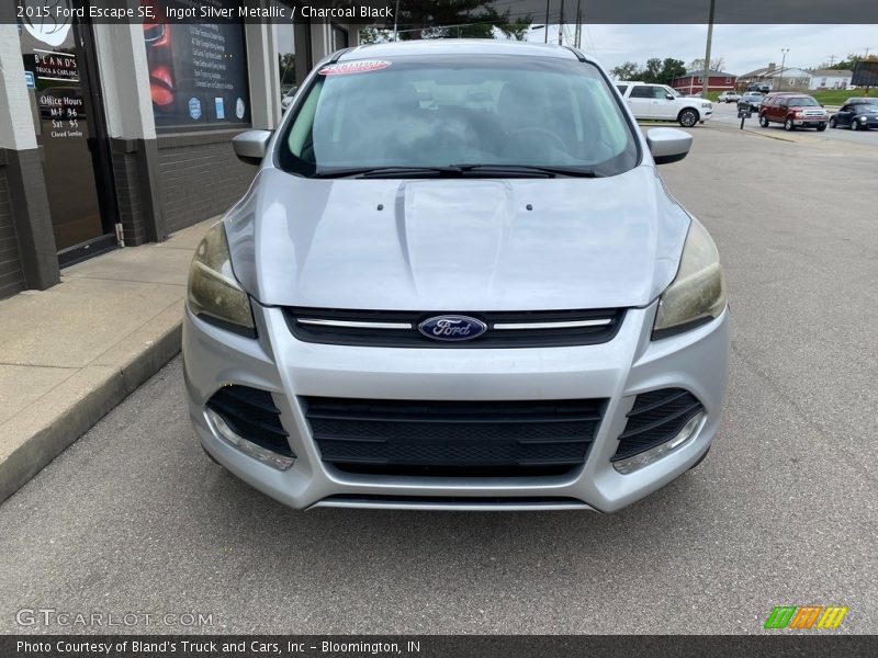 Ingot Silver Metallic / Charcoal Black 2015 Ford Escape SE