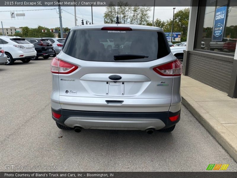 Ingot Silver Metallic / Charcoal Black 2015 Ford Escape SE