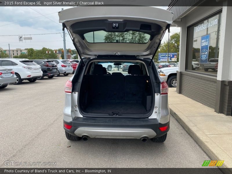Ingot Silver Metallic / Charcoal Black 2015 Ford Escape SE