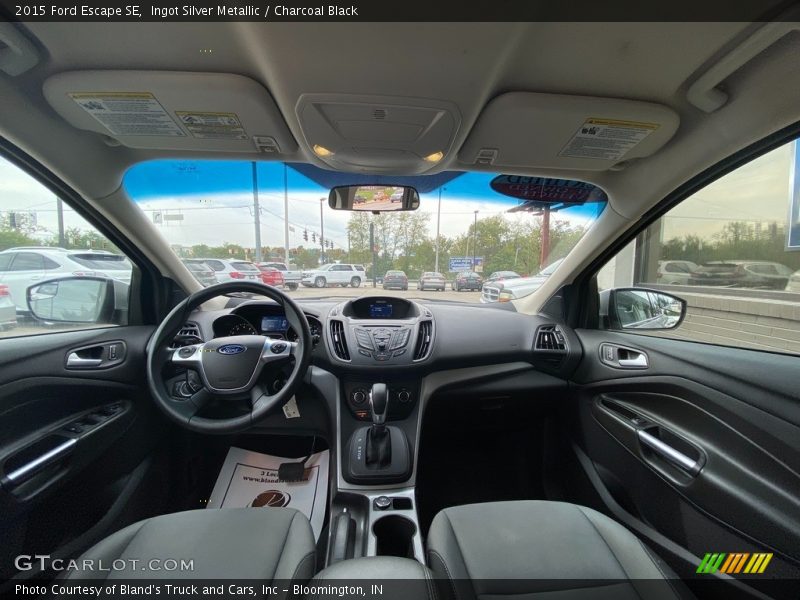 Ingot Silver Metallic / Charcoal Black 2015 Ford Escape SE