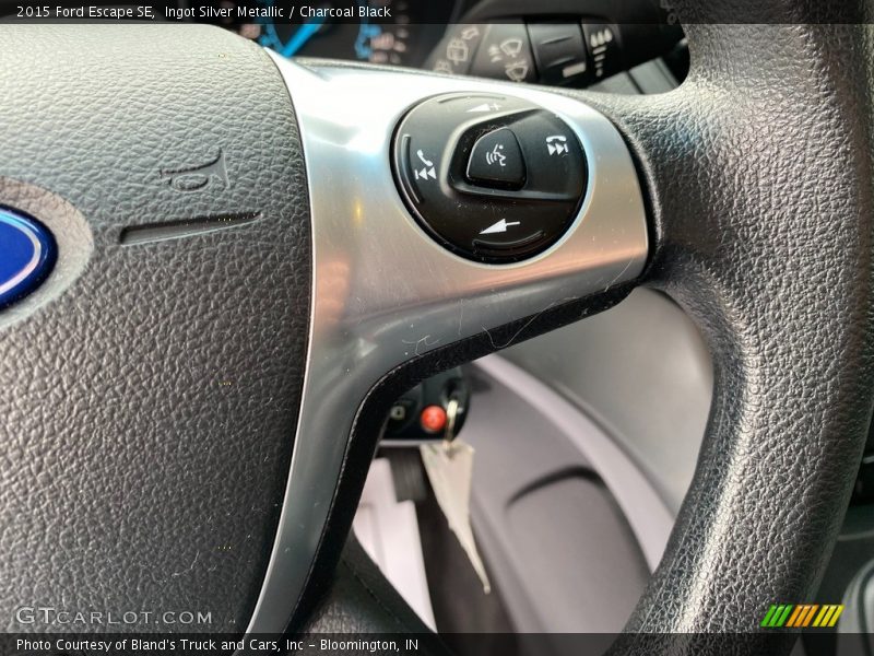 Ingot Silver Metallic / Charcoal Black 2015 Ford Escape SE