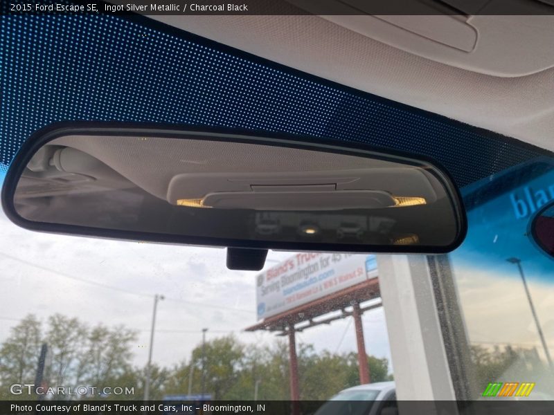 Ingot Silver Metallic / Charcoal Black 2015 Ford Escape SE
