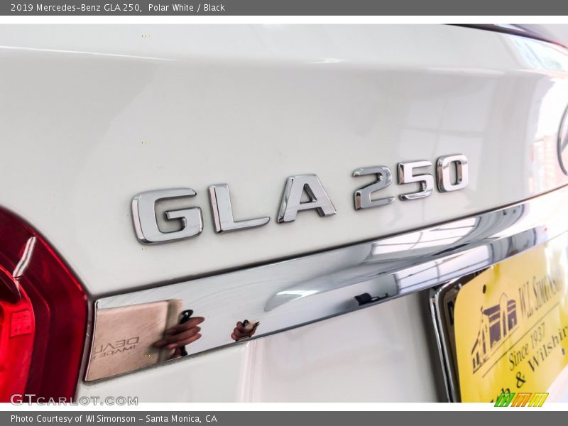Polar White / Black 2019 Mercedes-Benz GLA 250