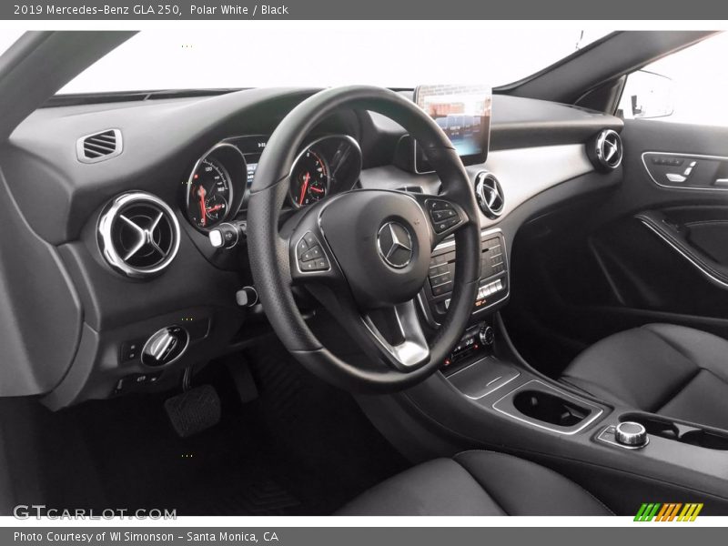 Polar White / Black 2019 Mercedes-Benz GLA 250