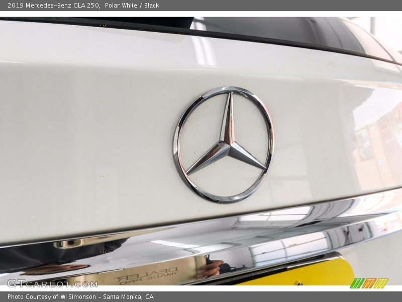 Polar White / Black 2019 Mercedes-Benz GLA 250
