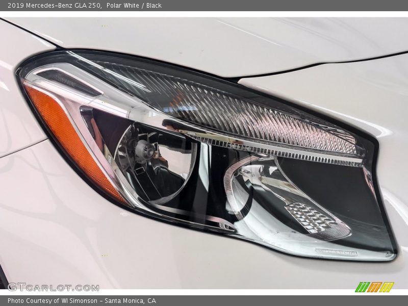 Polar White / Black 2019 Mercedes-Benz GLA 250
