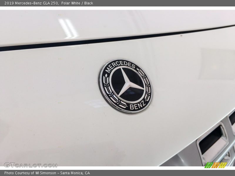 Polar White / Black 2019 Mercedes-Benz GLA 250