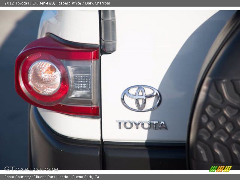 Iceberg White / Dark Charcoal 2012 Toyota FJ Cruiser 4WD