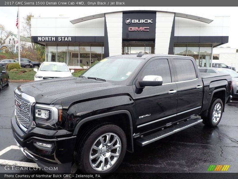 Front 3/4 View of 2017 Sierra 1500 Denali Crew Cab 4WD
