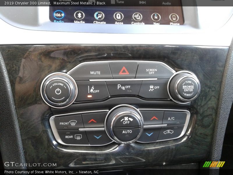 Maximum Steel Metallic / Black 2019 Chrysler 300 Limited