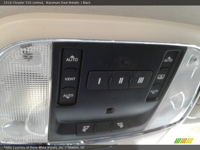 Maximum Steel Metallic / Black 2019 Chrysler 300 Limited