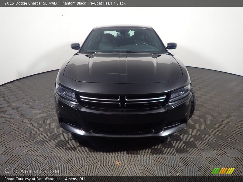 Phantom Black Tri-Coat Pearl / Black 2015 Dodge Charger SE AWD