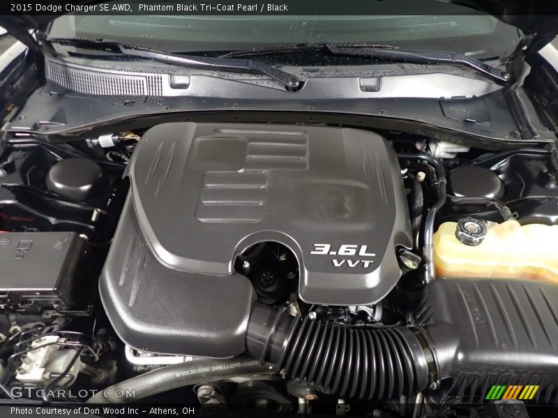 Phantom Black Tri-Coat Pearl / Black 2015 Dodge Charger SE AWD