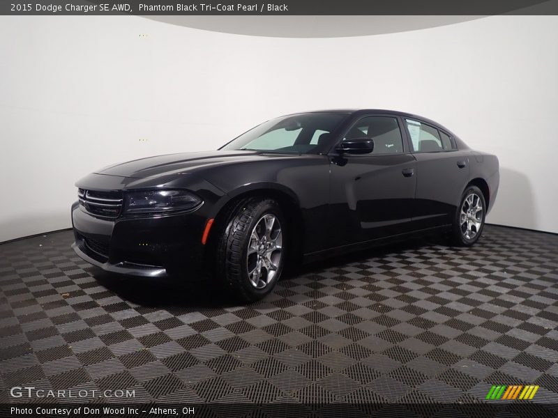 Phantom Black Tri-Coat Pearl / Black 2015 Dodge Charger SE AWD
