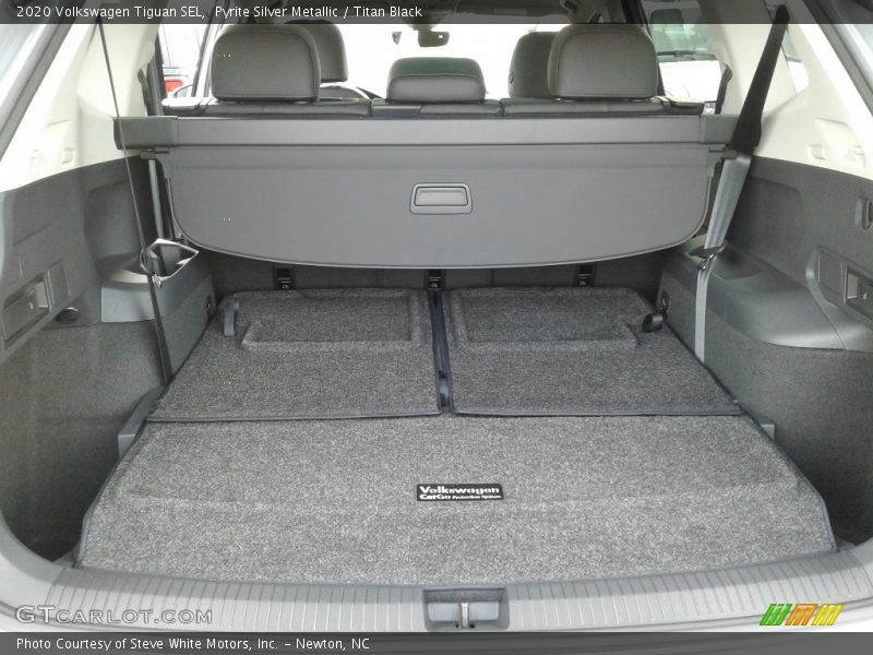  2020 Tiguan SEL Trunk