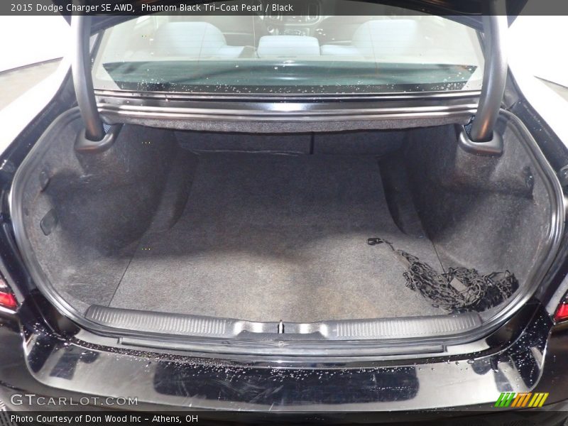 Phantom Black Tri-Coat Pearl / Black 2015 Dodge Charger SE AWD