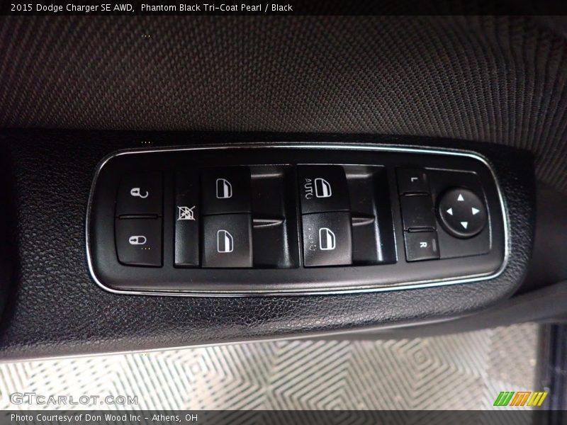 Phantom Black Tri-Coat Pearl / Black 2015 Dodge Charger SE AWD
