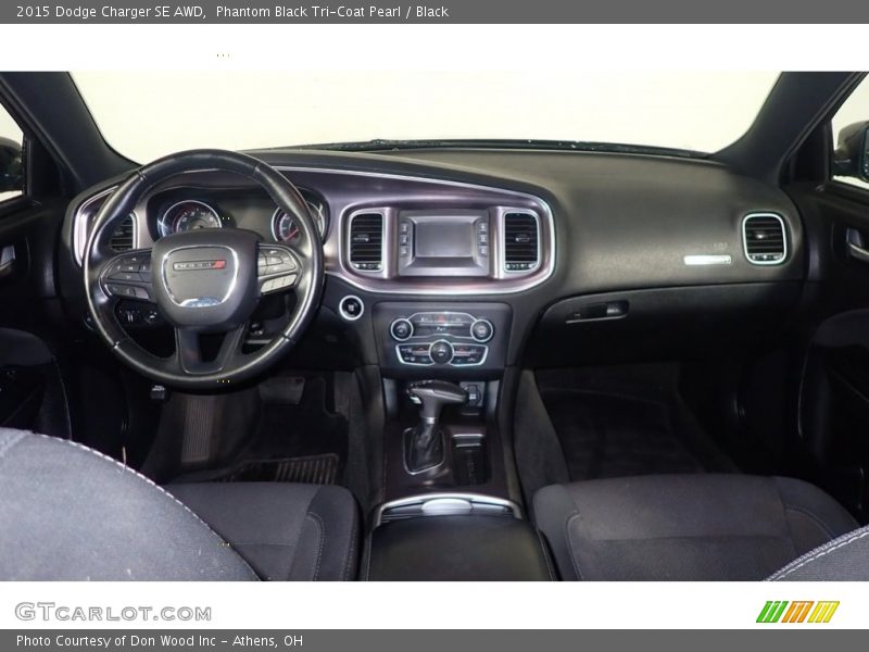Phantom Black Tri-Coat Pearl / Black 2015 Dodge Charger SE AWD