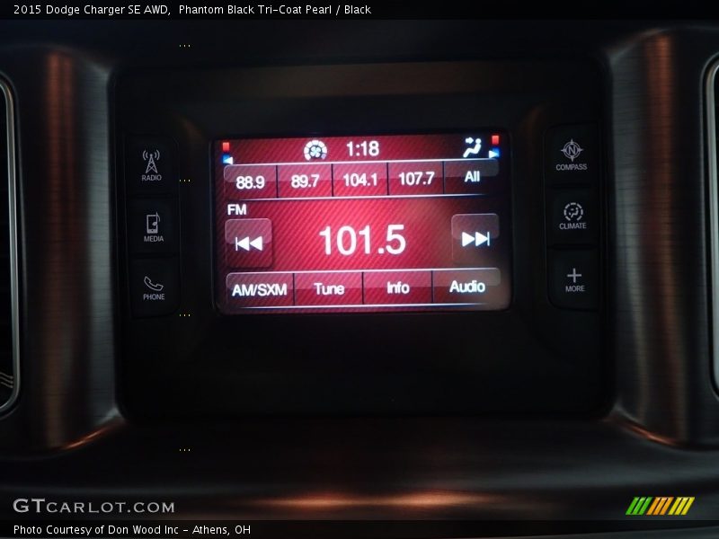 Phantom Black Tri-Coat Pearl / Black 2015 Dodge Charger SE AWD