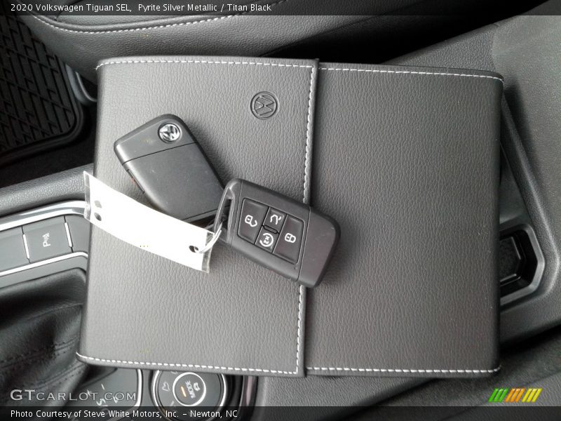Keys of 2020 Tiguan SEL