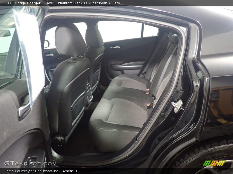 Phantom Black Tri-Coat Pearl / Black 2015 Dodge Charger SE AWD