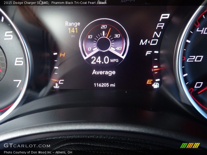 Phantom Black Tri-Coat Pearl / Black 2015 Dodge Charger SE AWD
