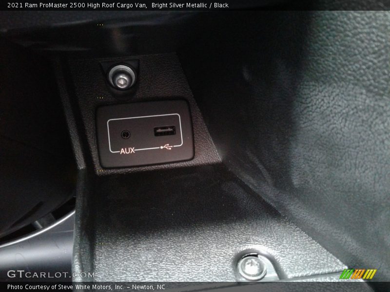 Bright Silver Metallic / Black 2021 Ram ProMaster 2500 High Roof Cargo Van