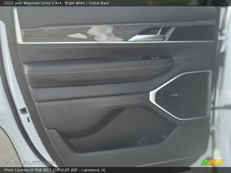 Bright White / Global Black 2022 Jeep Wagoneer Series II 4x4