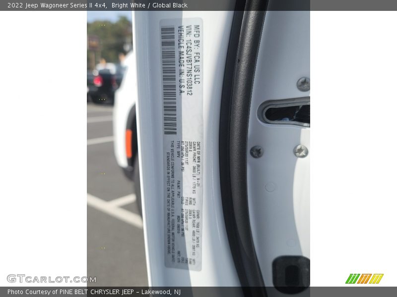 Bright White / Global Black 2022 Jeep Wagoneer Series II 4x4
