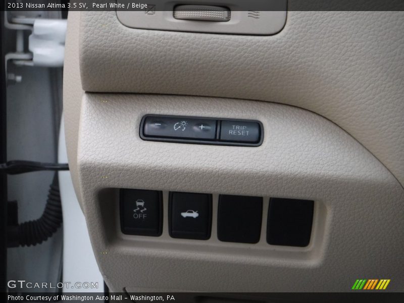 Pearl White / Beige 2013 Nissan Altima 3.5 SV