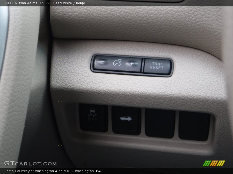 Pearl White / Beige 2013 Nissan Altima 3.5 SV