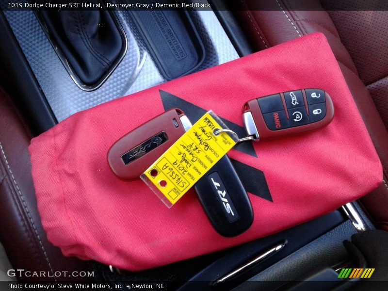 Destroyer Gray / Demonic Red/Black 2019 Dodge Charger SRT Hellcat