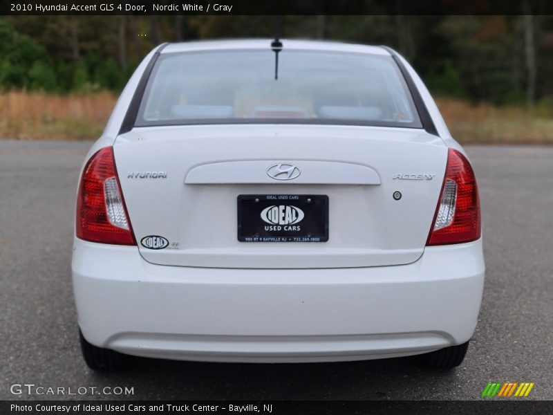 Nordic White / Gray 2010 Hyundai Accent GLS 4 Door